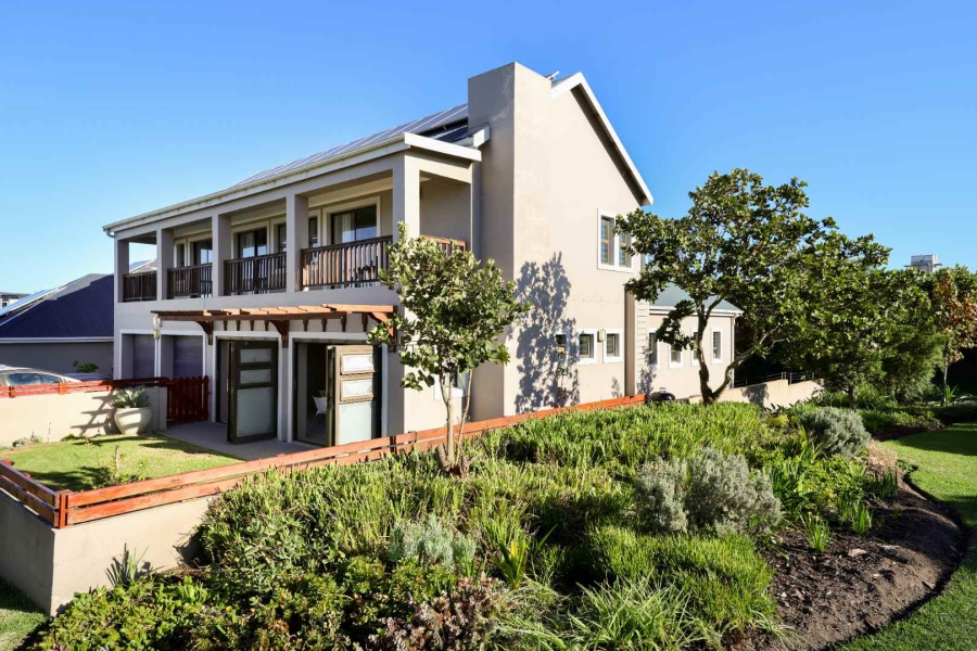 3 Bedroom Property for Sale in Kraaibosch Western Cape